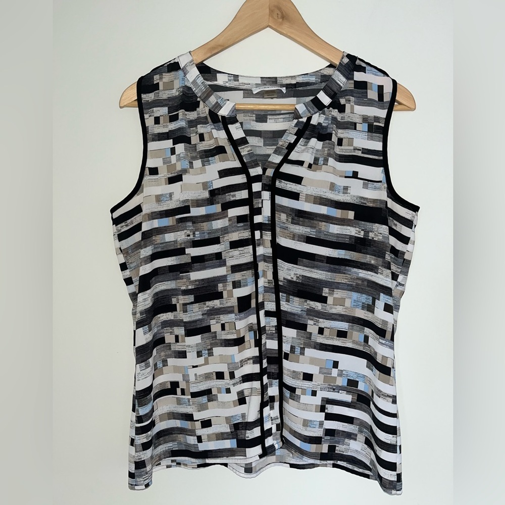 ✅ Calvin Klein sleeveless Blouse